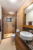 Champagne Pool Villa