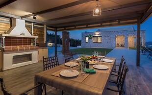 Zinos Luxury Villa
