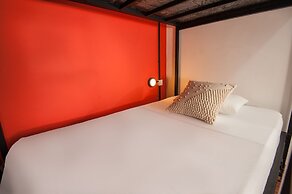 Mad Monkey Phnom Penh - Hostel