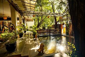 Mad Monkey Phnom Penh - Hostel