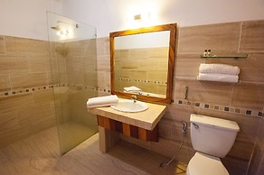 Mad Monkey Phnom Penh - Hostel