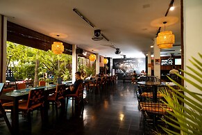 Mad Monkey Phnom Penh - Hostel