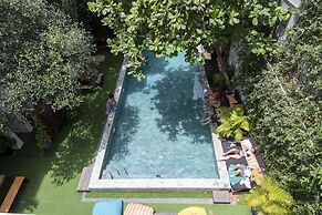 Mad Monkey Phnom Penh - Hostel