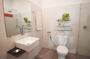 Mad Monkey Phnom Penh - Hostel