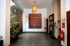 Mad Monkey Phnom Penh - Hostel