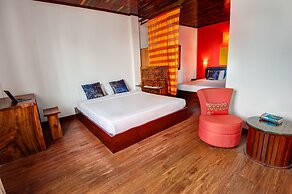 Mad Monkey Phnom Penh - Hostel