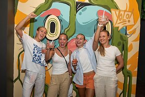 Mad Monkey Siem Reap - Hostel