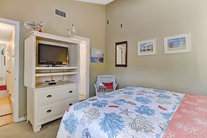 Dog Friendly Forest Ridge Condo Close to Beach by RedAwning