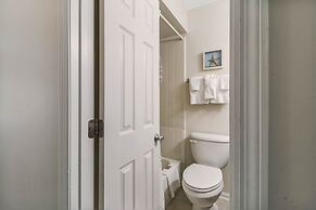 Dog Friendly Forest Ridge Condo Close to Beach by RedAwning