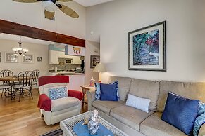 Dog Friendly Forest Ridge Condo Close to Beach by RedAwning