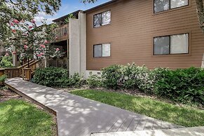 Dog Friendly Forest Ridge Condo Close to Beach by RedAwning