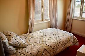 Comfortable 3 Bedroom Apartment In Trendy Haberfield