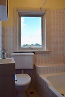 Comfortable 3 Bedroom Apartment In Trendy Haberfield