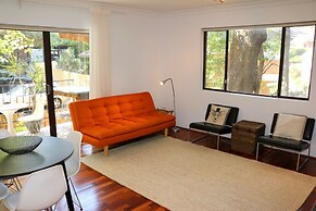 Spacious 3 Bedroom Apartment 20 Min To The CBD