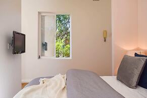 Sun-drenched 1 Bed Studio Apartment In Newtown