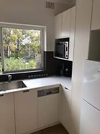 Sun-drenched 1 Bed Studio Apartment In Newtown