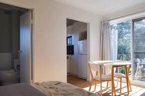Sun-drenched 1 Bed Studio Apartment In Newtown