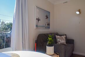 Sun-drenched 1 Bed Studio Apartment In Newtown