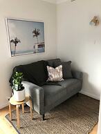 Sun-drenched 1 Bed Studio Apartment In Newtown
