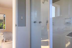 Sun-drenched 1 Bed Studio Apartment In Newtown