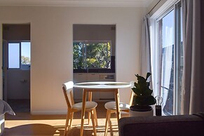 Sun-drenched 1 Bed Studio Apartment In Newtown