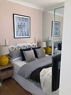 Sun-drenched 1 Bed Studio Apartment In Newtown