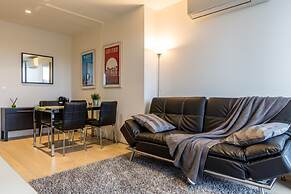 Modern 1 Bedroom in Tranquil Parklands