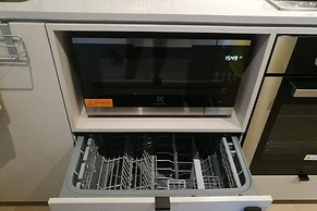 Modern 1 Bedroom in Tranquil Parklands