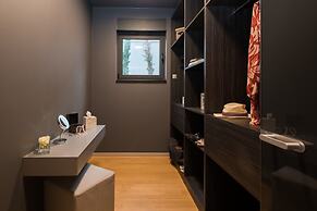 Ultraluxury Villa Elyzeum