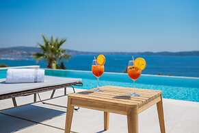 Ultraluxury Villa Elyzeum