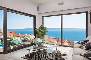 Luxury Villa Riva with Infinity Pool