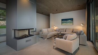 Villa Radun Home with Grand Heated Pool