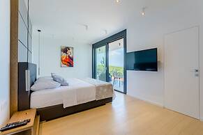 Luxury Villa Soleil with Swimming Pool
