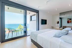 Luxury Villa Soleil with Swimming Pool