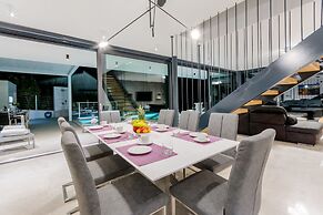 Luxury Villa Soleil with Swimming Pool