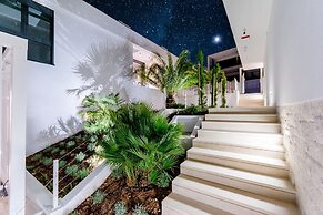 Luxury Villa Soleil with Swimming Pool