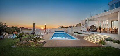 Luxury Villa Cinderella with Swimming Pool