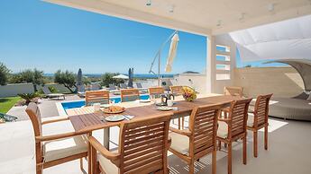 Luxury Villa Cinderella with Swimming Pool