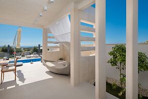 Luxury Villa Cinderella with Swimming Pool