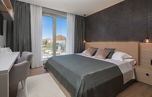 Luxury Villa Cinderella with Swimming Pool