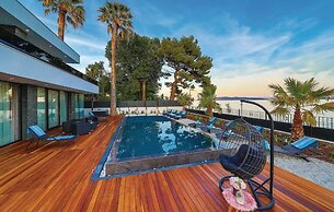 Beachfront Villa Baronessa with Pool