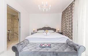 Beachfront Villa Baronessa with Pool