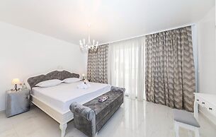 Beachfront Villa Baronessa with Pool