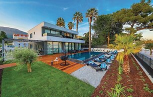 Beachfront Villa Baronessa with Pool