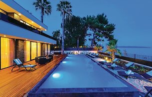 Beachfront Villa Baronessa with Pool