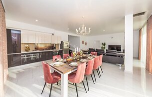 Beachfront Villa Baronessa with Pool