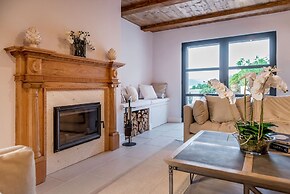 Beachfront Villa Feodora Grande