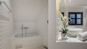 Beachfront Villa Feodora Grande