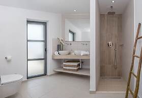 Beachfront Villa Feodora Grande