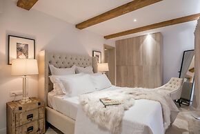 Beachfront Villa Feodora Grande